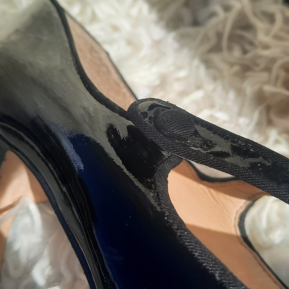 Ivanka Trump Black & Silver Heels - Picture 14 of 14